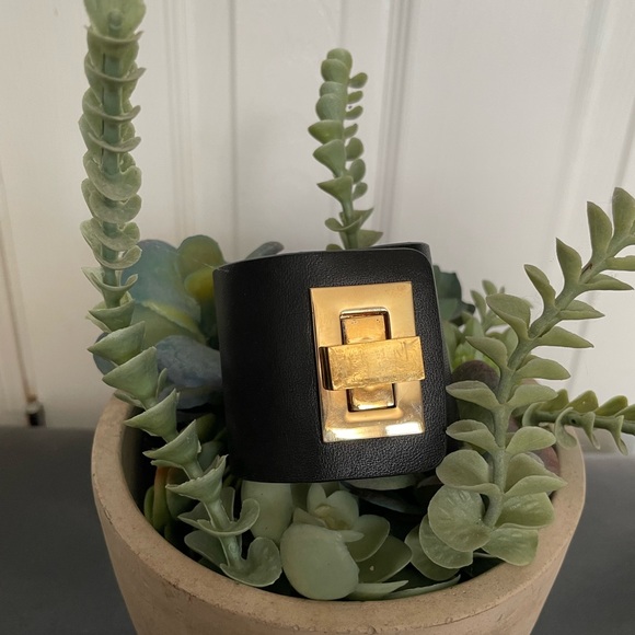 Leather Vintage Exaggerated Oversized cuff wristband wrap strap wide turn lock - Picture 2 of 7